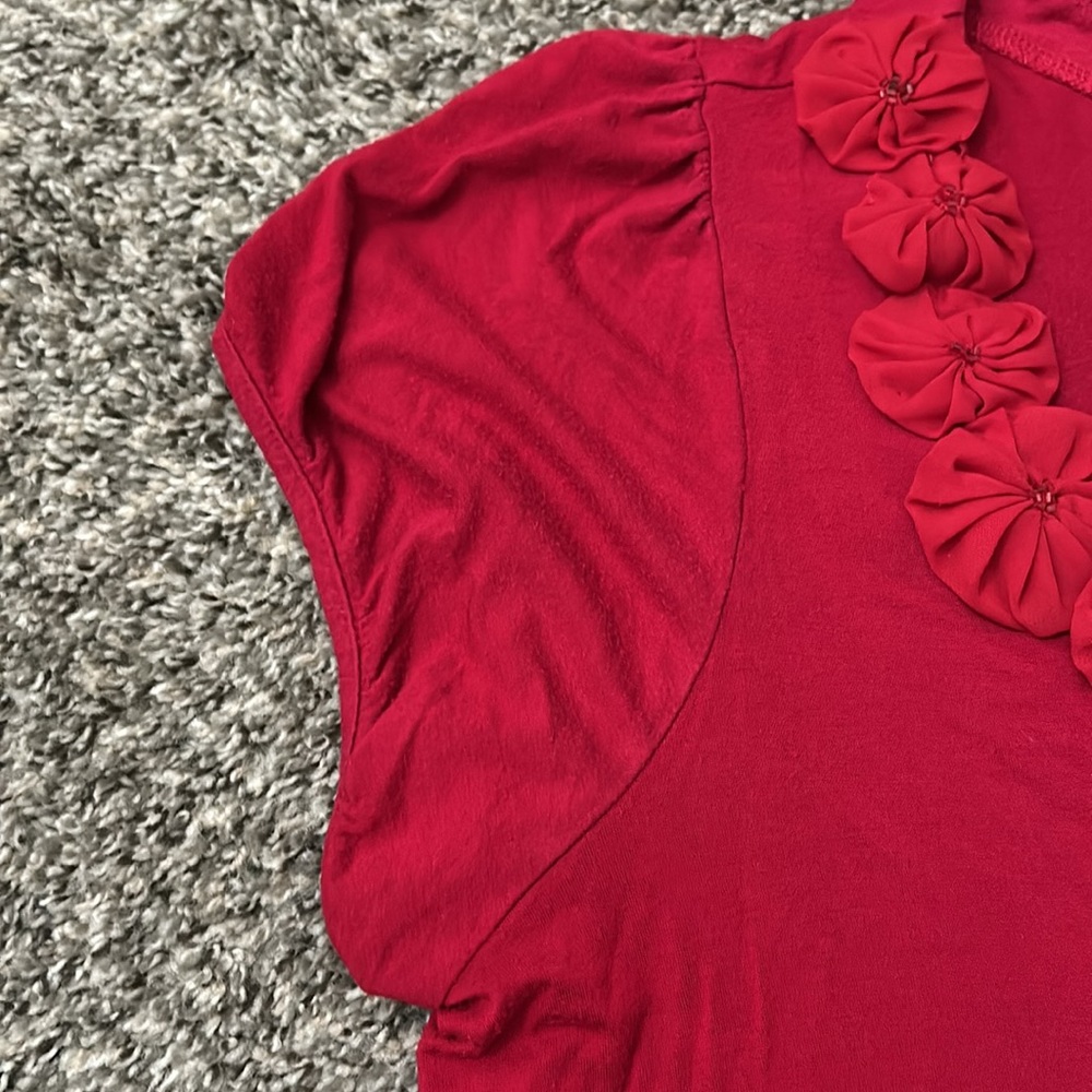 Red Flower Top - Picture 3 of 6